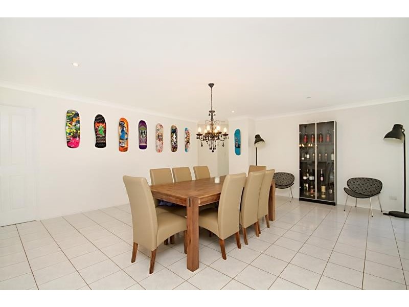 22 Casuarina Drive, Elanora QLD 4221