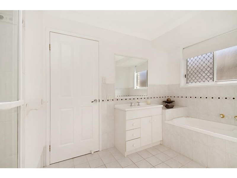 22 Casuarina Drive, Elanora QLD 4221