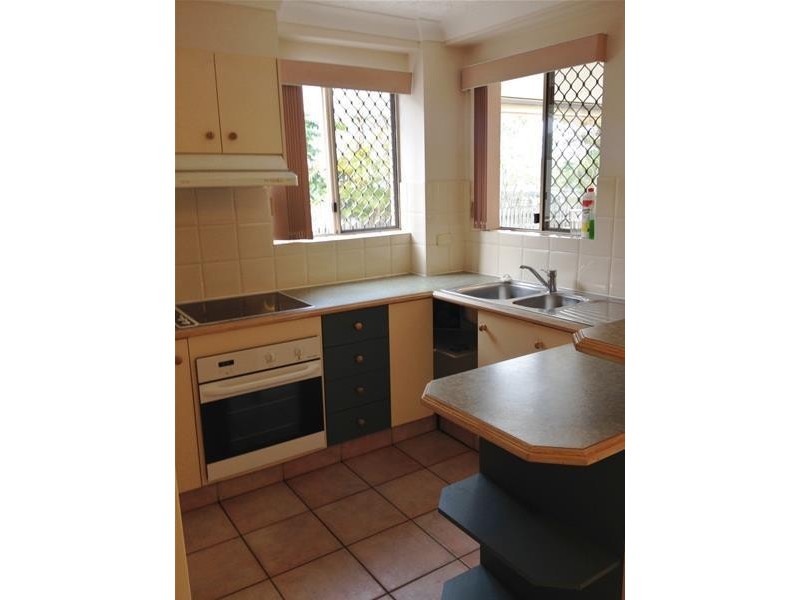 2/5-7 Tweed Street, Coolangatta QLD 4225