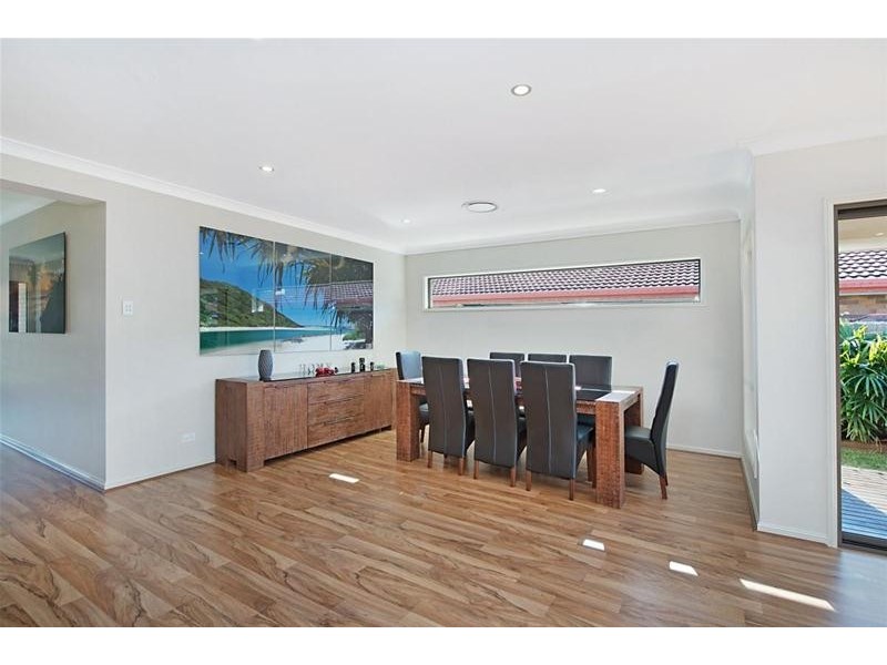 22 Sequoia Close, Elanora QLD 4221