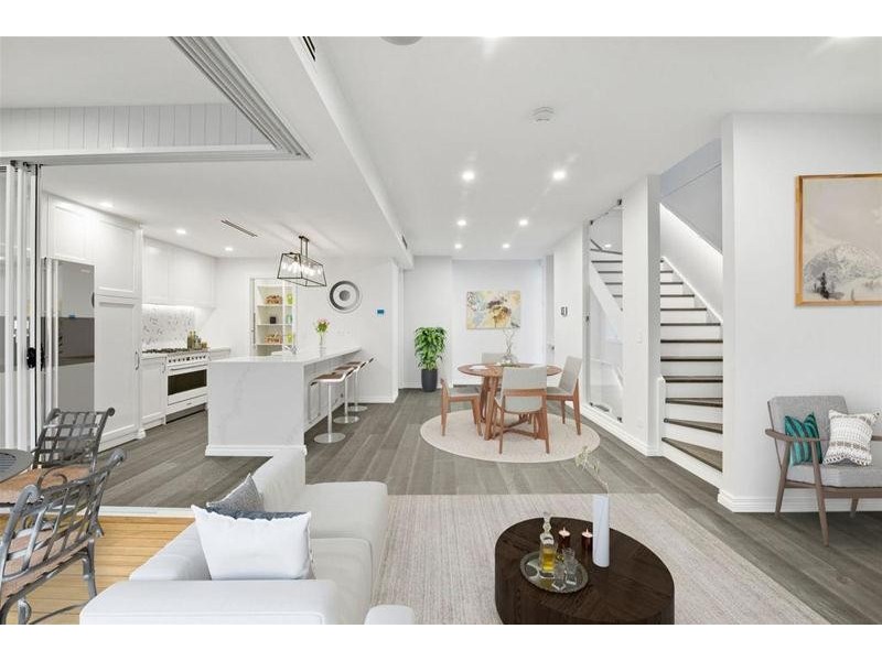 Villa 2/7 Twenty Fifth Avenue, Palm Beach QLD 4221