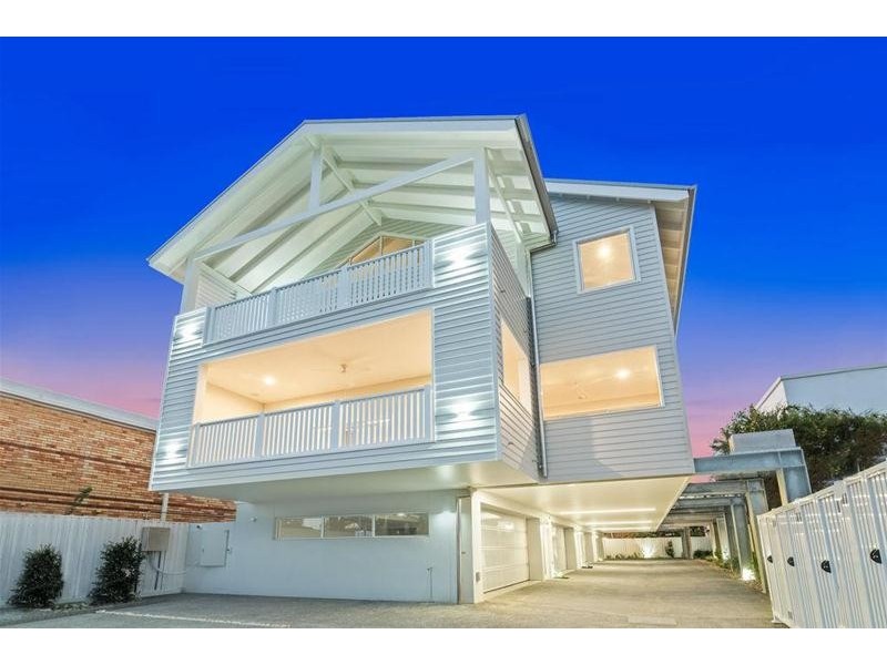 Villa 2/7 Twenty Fifth Avenue, Palm Beach QLD 4221