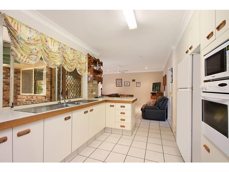 8 Agave Street, Elanora QLD 4221