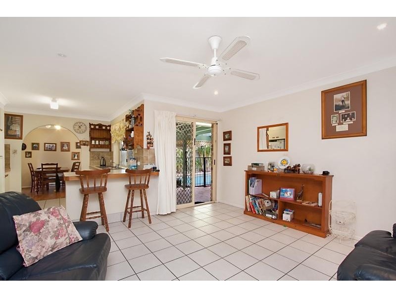 8 Agave Street, Elanora QLD 4221