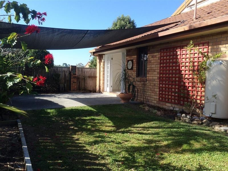 21B Oasis Crescent, Elanora QLD 4221