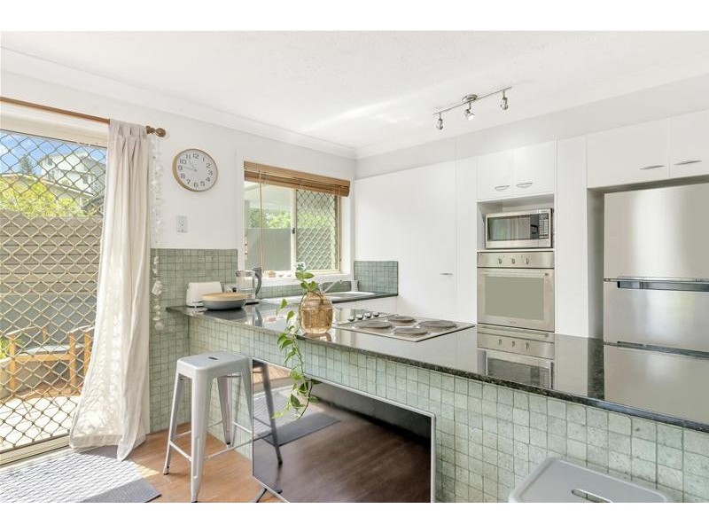 3/7 Twenty Seventh Avenue, Palm Beach QLD 4221