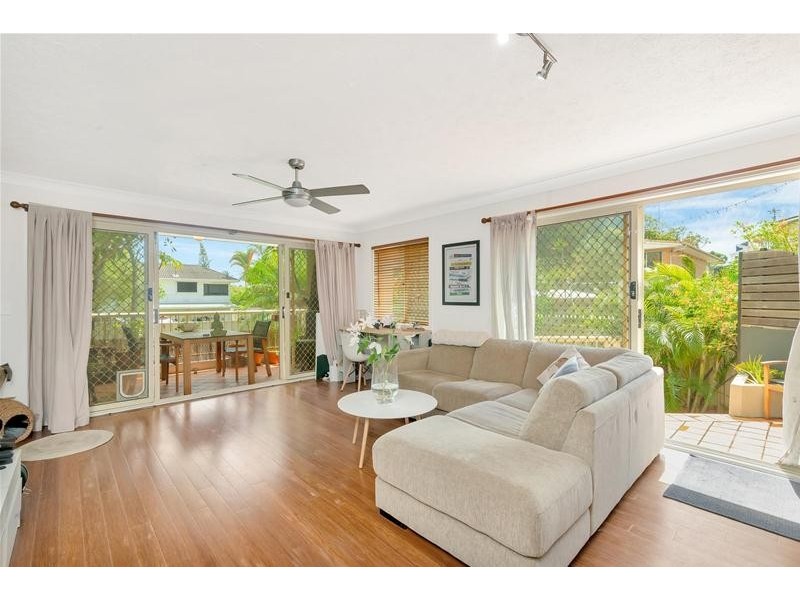 3/7 Twenty Seventh Avenue, Palm Beach QLD 4221
