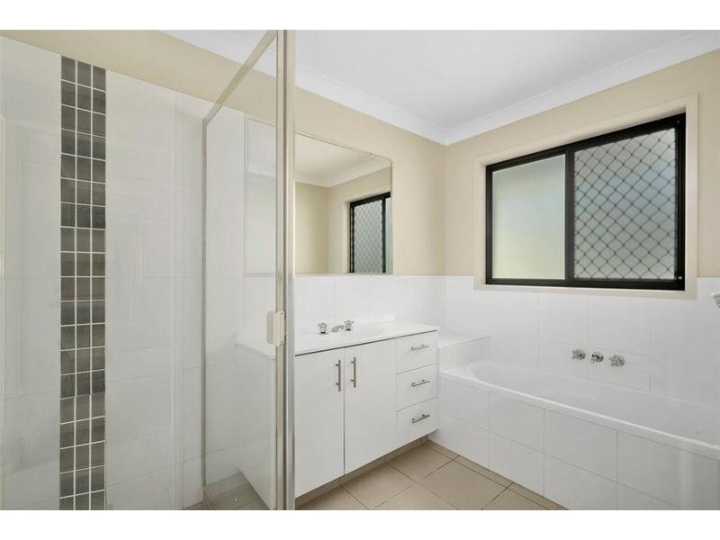 98 McAuley Parade, Pacific Pines QLD 4211