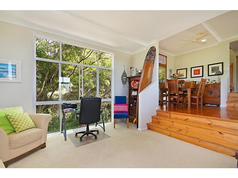 9 Hovea Court, Elanora QLD 4221