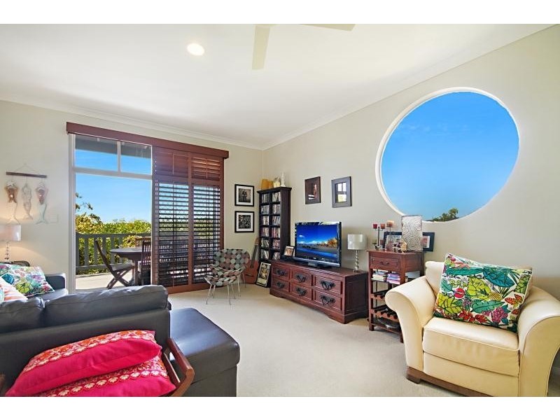 9 Hovea Court, Elanora QLD 4221