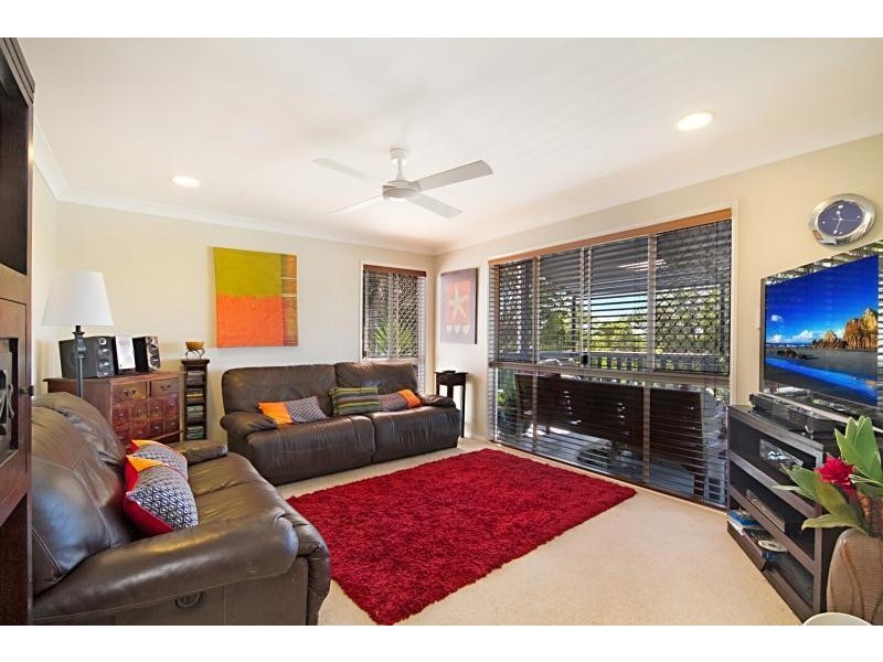 9 Hovea Court, Elanora QLD 4221