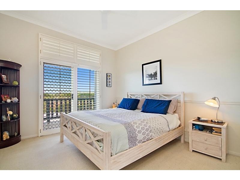 9 Hovea Court, Elanora QLD 4221