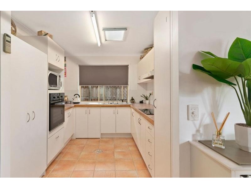 2/5 Carstens Court, Currumbin Waters QLD 4223