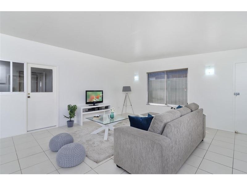 6 Seabrook Street, Elanora QLD 4221