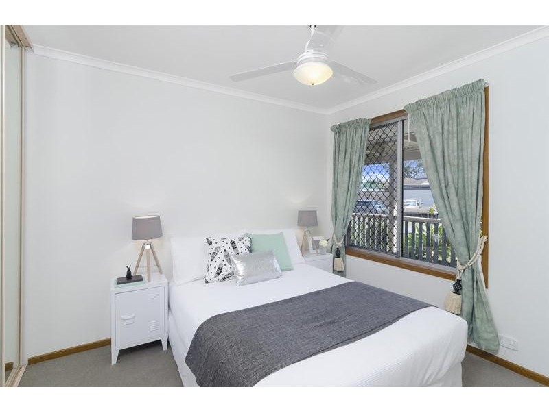 6 Seabrook Street, Elanora QLD 4221