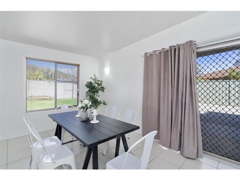 6 Seabrook Street, Elanora QLD 4221