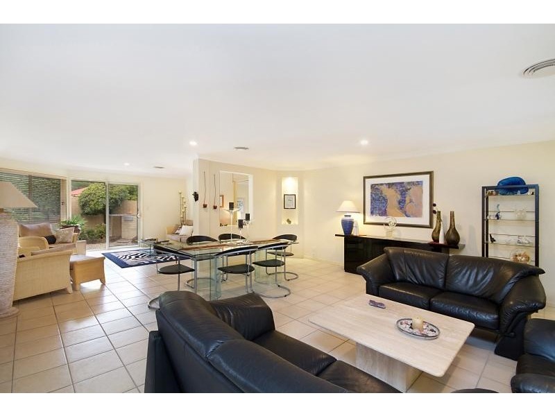 101 Casuarina Drive, Elanora QLD 4221