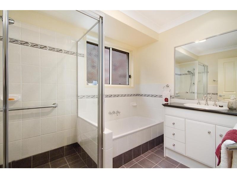 101 Casuarina Drive, Elanora QLD 4221