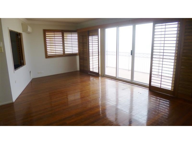 215 Jefferson Lane, Palm Beach QLD 4221