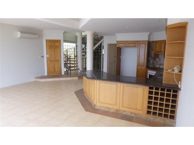 215 Jefferson Lane, Palm Beach QLD 4221