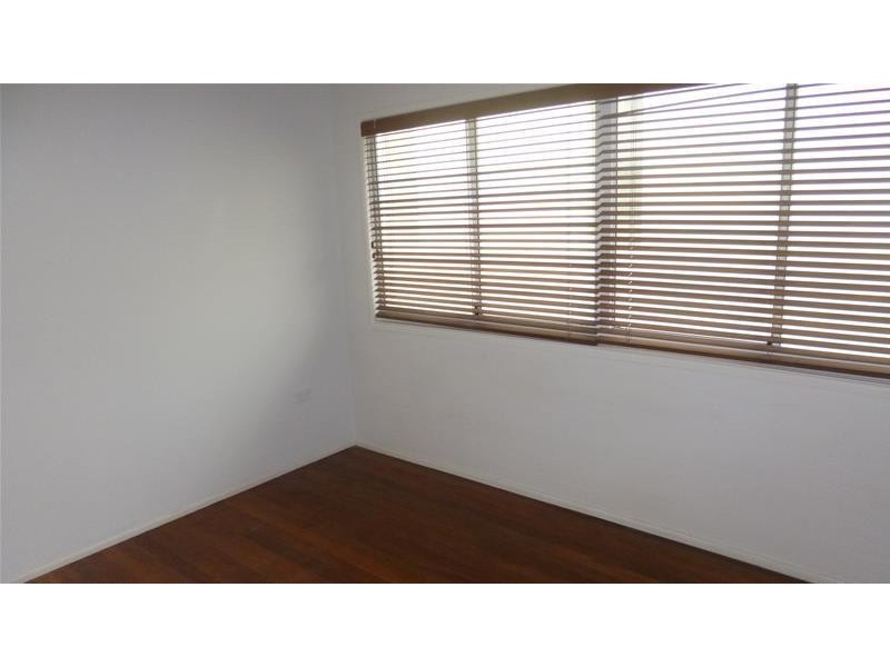 215 Jefferson Lane, Palm Beach QLD 4221