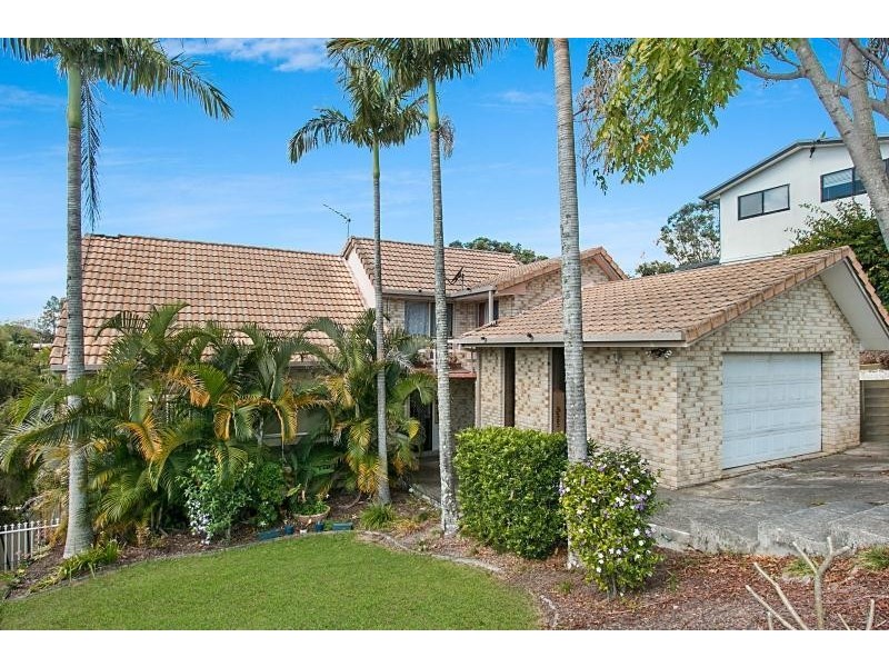 13 Crest Drive, Elanora QLD 4221