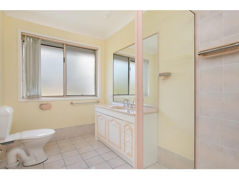 13 Crest Drive, Elanora QLD 4221