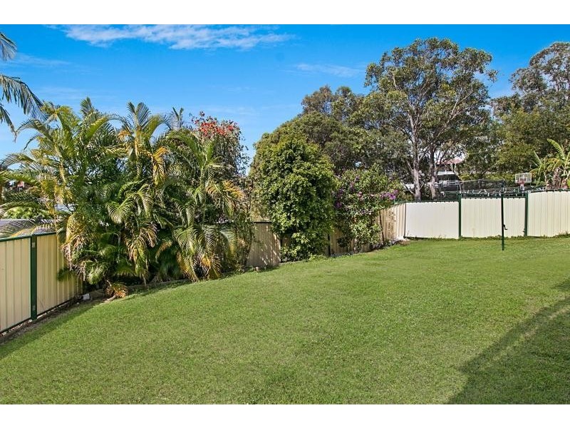 13 Crest Drive, Elanora QLD 4221