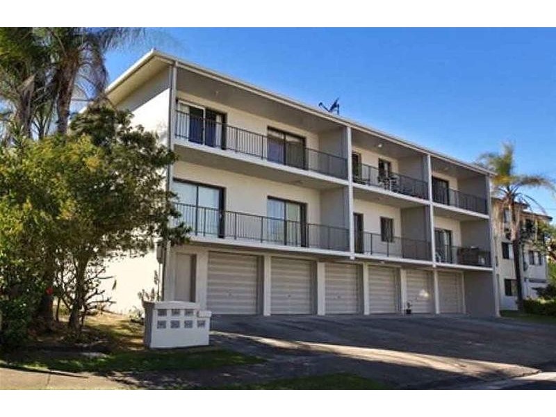 6 Tallebudgera Drive, Palm Beach QLD 4221