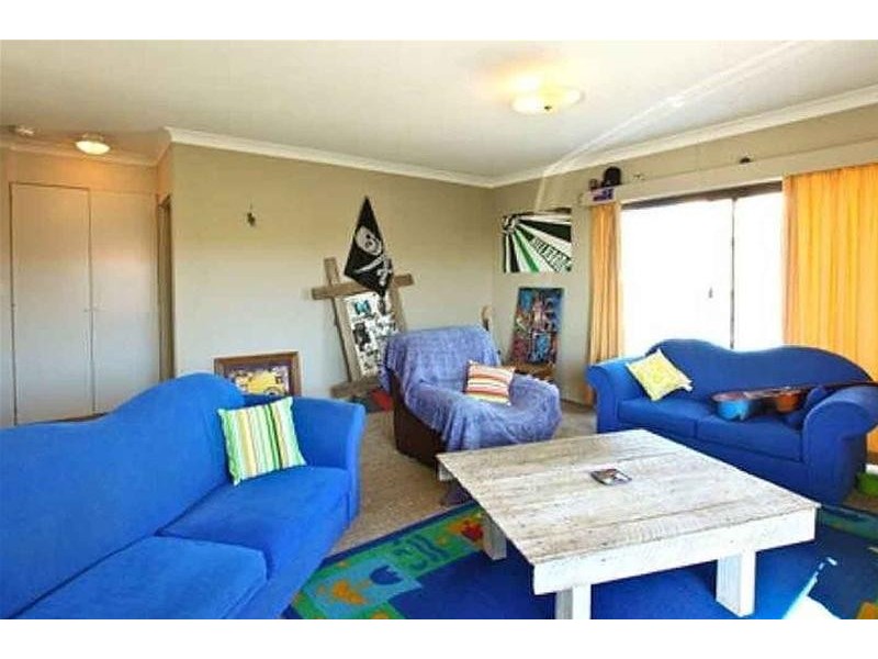 6 Tallebudgera Drive, Palm Beach QLD 4221