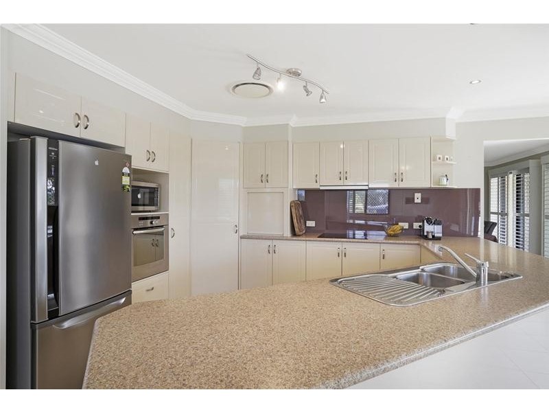 175 K P McGrath Drive, Elanora QLD 4221