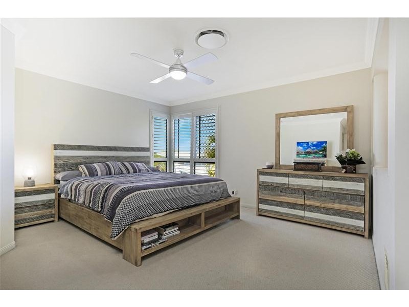 175 K P McGrath Drive, Elanora QLD 4221