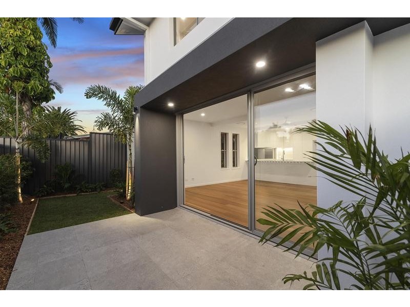 56 Fifth Avenue, Palm Beach QLD 4221