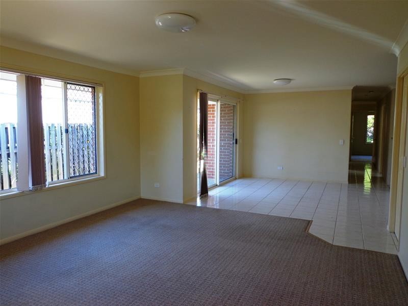 2/28 Yodelay Street, Varsity Lakes QLD 4227