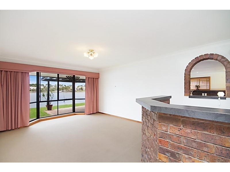 87 Guineas Creek Road, Elanora QLD 4221
