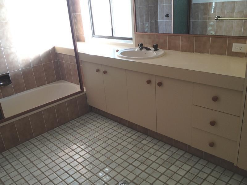 94 Simpsons Road, Currumbin Waters QLD 4223