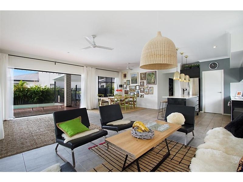 22 Nollamara Drive, Elanora QLD 4221