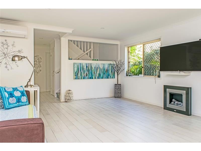 2/42 Alfred Street, Mermaid Beach QLD 4218