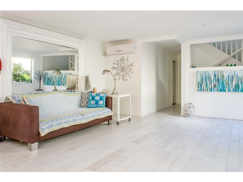 2/42 Alfred Street, Mermaid Beach QLD 4218