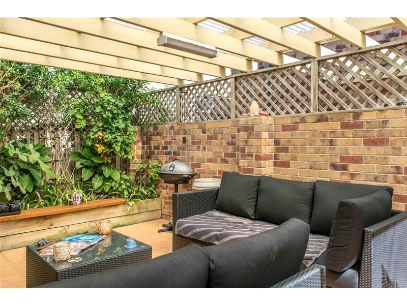 2/42 Alfred Street, Mermaid Beach QLD 4218