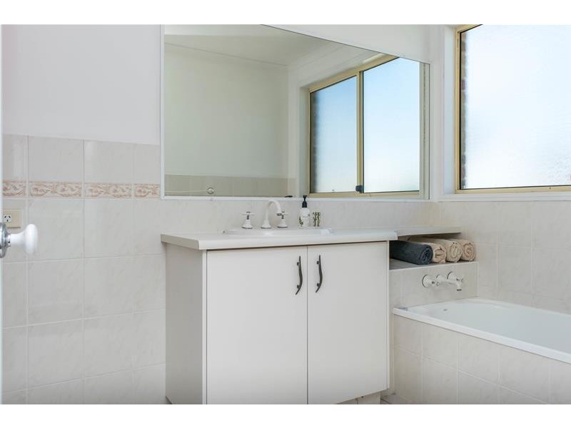 2/42 Alfred Street, Mermaid Beach QLD 4218