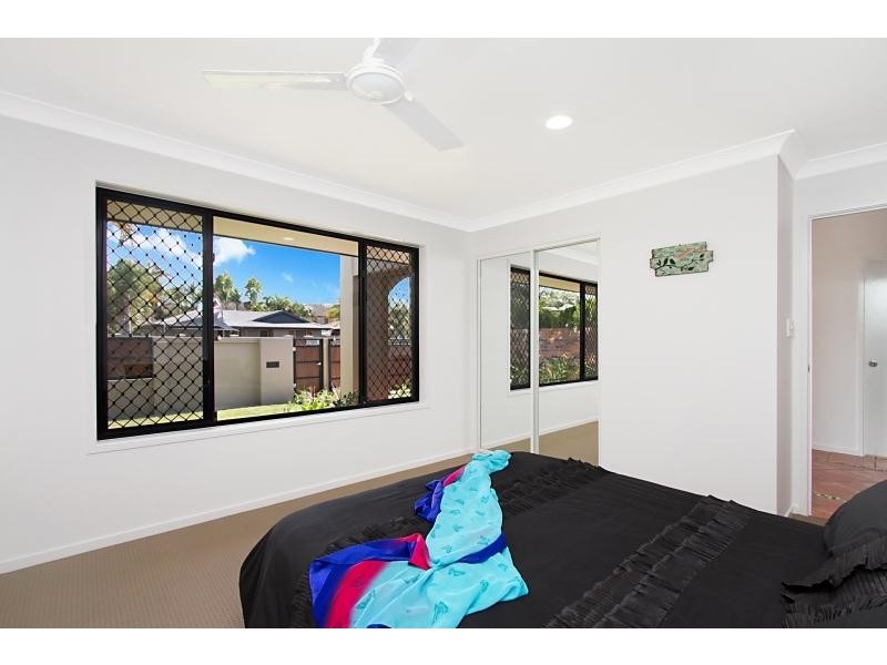 20 Saffron Street, Elanora QLD 4221