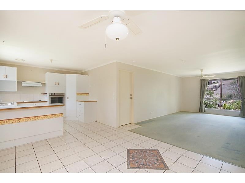 27 Zinnea Street, Elanora QLD 4221