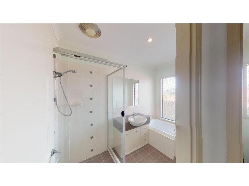 17 Daintree Close, Banora Point NSW 2486