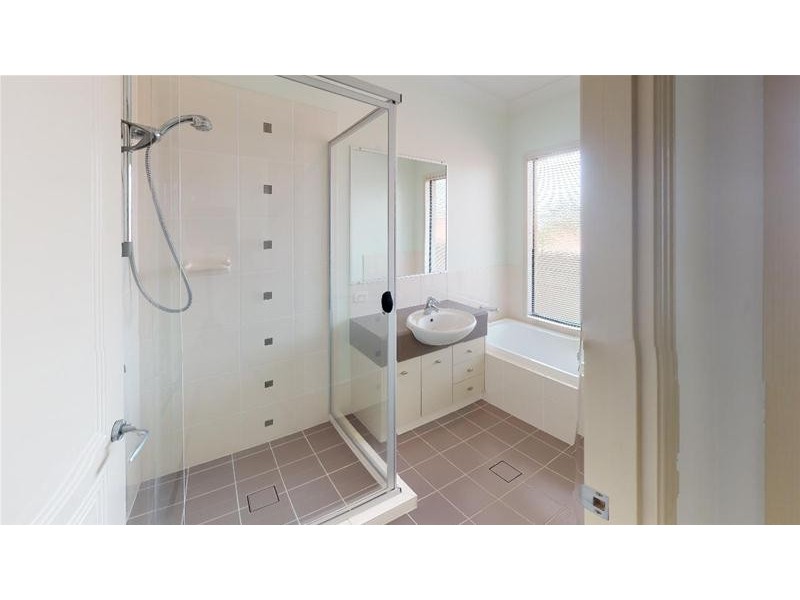 17 Daintree Close, Banora Point NSW 2486