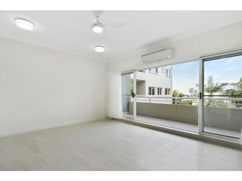 21/14 Jefferson Lane, Palm Beach QLD 4221