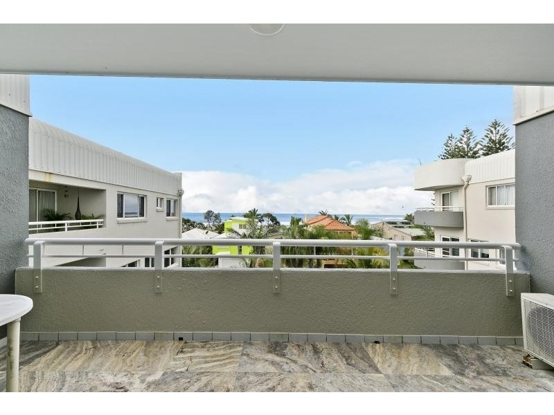 21/14 Jefferson Lane, Palm Beach QLD 4221