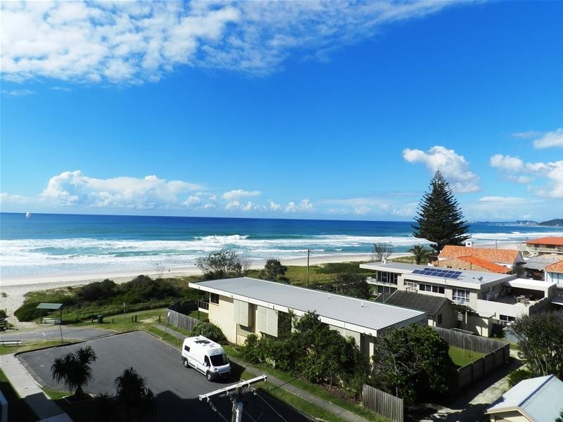 5/3 Twenty Seventh Avenue, Palm Beach QLD 4221