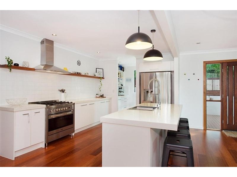 5 Illyria  Street, Currumbin Waters QLD 4223