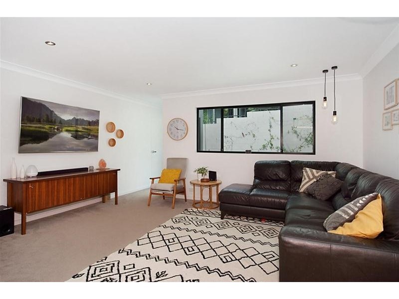 5 Illyria  Street, Currumbin Waters QLD 4223